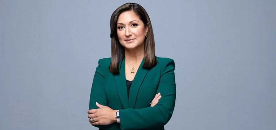 You are currently viewing Amna Nawaz: A Trailblazing Journalist Shaping Modern News