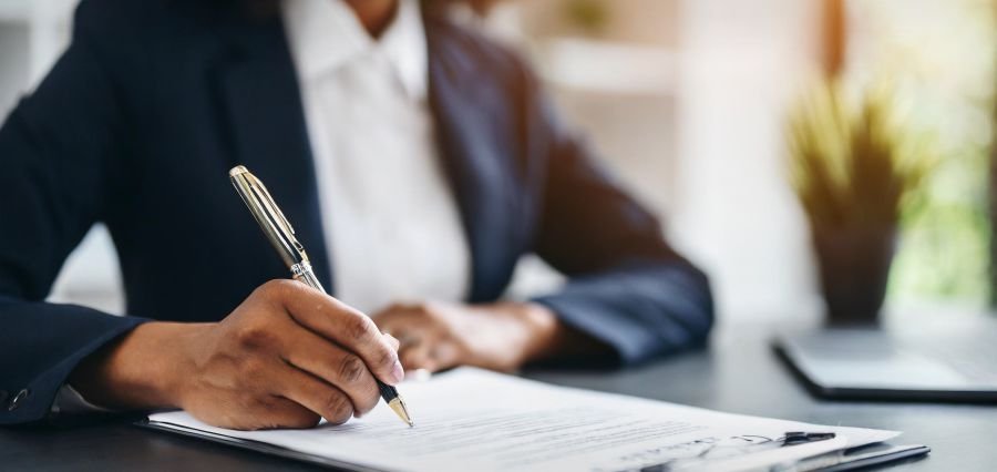 You are currently viewing Elozino Olaniyan Becomes First Female MD and CEO of Midwestern Oil & Gas